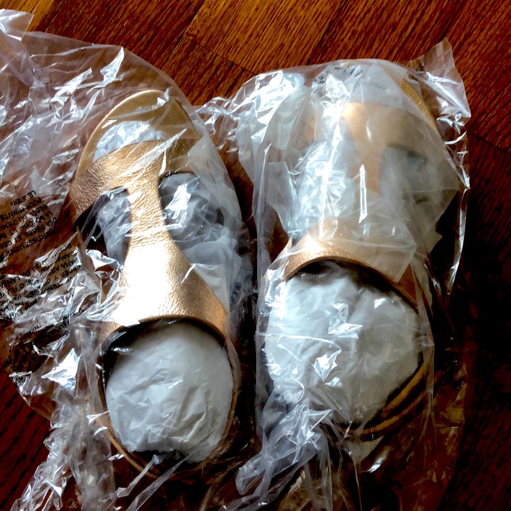 Gentle soles sandals